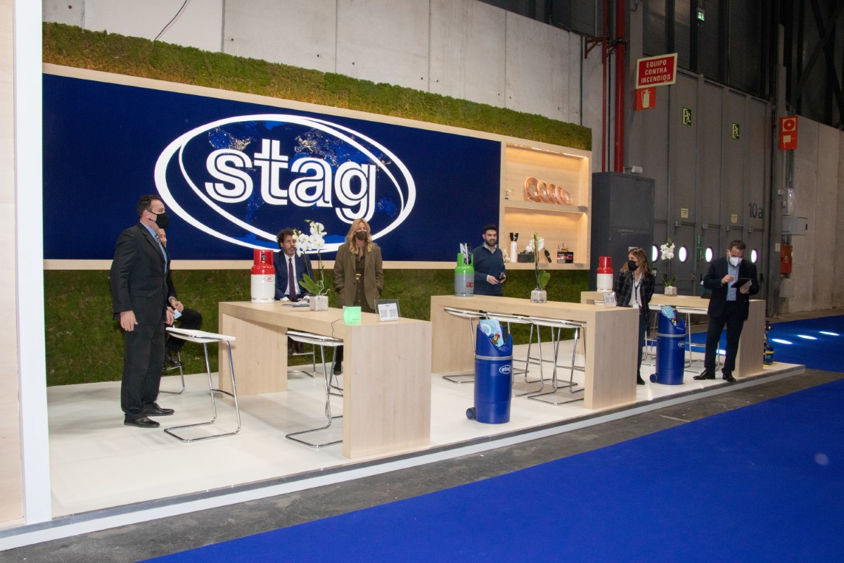 Stag stand ferial