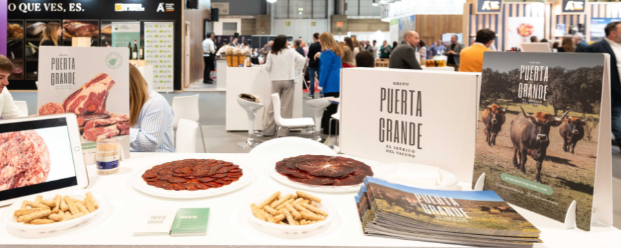 stand de Valladolid para Saló Gourmets mostrando productos típicos.